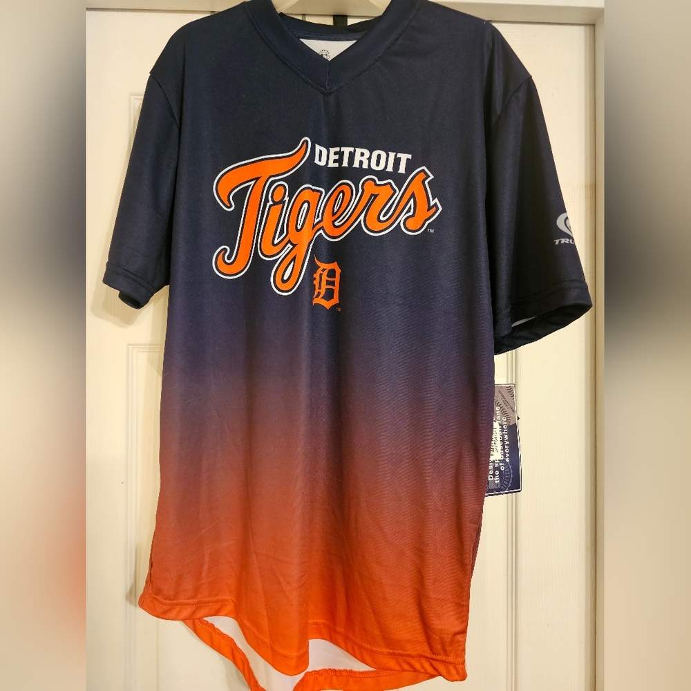 NWT Detroit Tigers T-shirt.  Size:S.